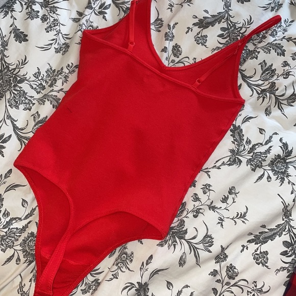 SUNDAY BEST X ARITZIA red bodysuit - Picture 2 of 4
